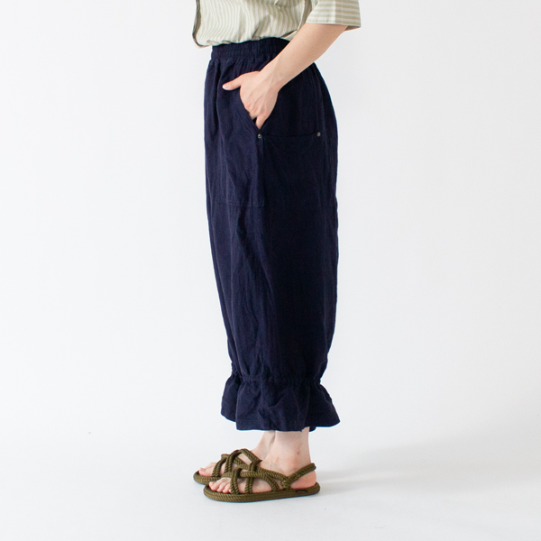 絞って穿いたところ(身長:162cm・NAVY) 絞って穿いたところ(身長:162cm・NAVY)