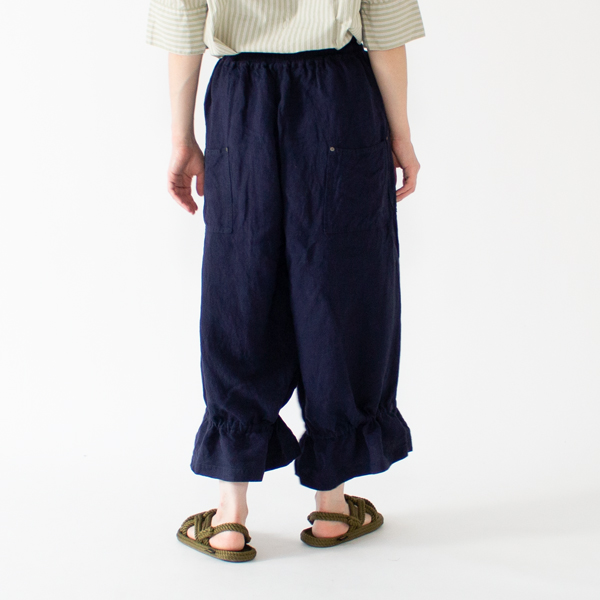 絞って穿いたところ(身長:162cm・NAVY) 絞って穿いたところ(身長:162cm・NAVY)