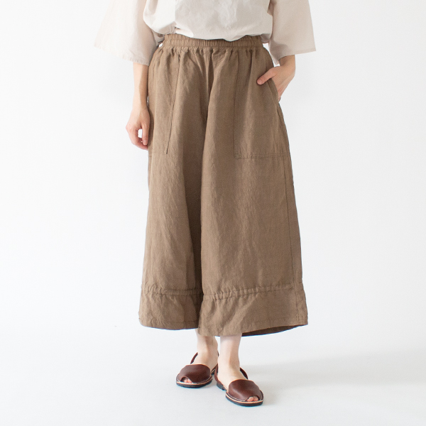 絞らずに穿いたところ(身長:162cm・OLIVE) 絞らずに穿いたところ(身長:162cm・OLIVE)