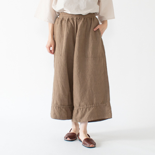 絞らずに穿いたところ(身長:162cm・OLIVE) 絞らずに穿いたところ(身長:162cm・OLIVE)