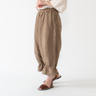 絞って穿いたところ(身長:162cm・OLIVE) 絞って穿いたところ(身長:162cm・OLIVE)