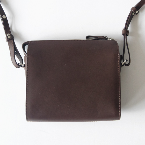 DARK BROWN