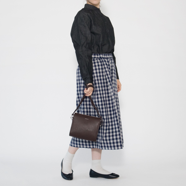 DARK BROWN・身長162cm