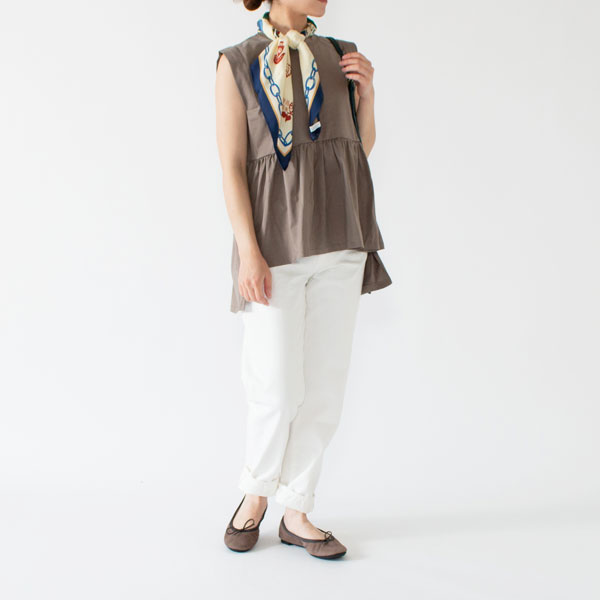 一枚で主役になる華やかなプルオーバー(BEIGE、身長162cm)