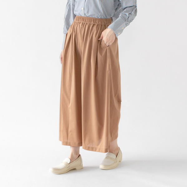 身長：162cm(CAMEL)