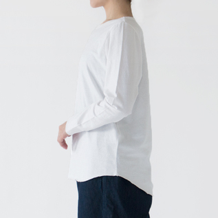身長:162cm(クルーネック/WHITE(M)) 身長:162cm(クルーネック/WHITE(M))