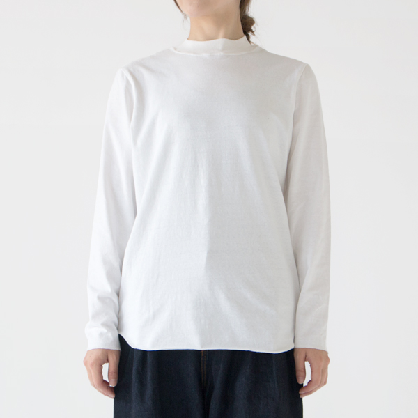 身長:162cm(モックネック/WHITE(M)) 身長:162cm(モックネック/WHITE(M))