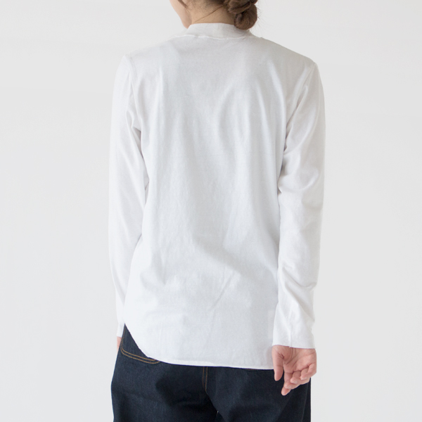身長:162cm(モックネック/WHITE(M)) 身長:162cm(モックネック/WHITE(M))
