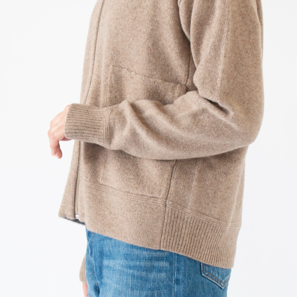 BEIGE・身長162cm BEIGE・身長162cm
