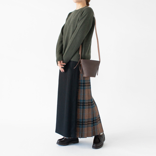 KHAKI・身長162cm KHAKI・身長162cm