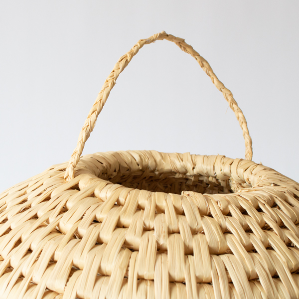 持ち上げやすい持ち手付き(35cm)