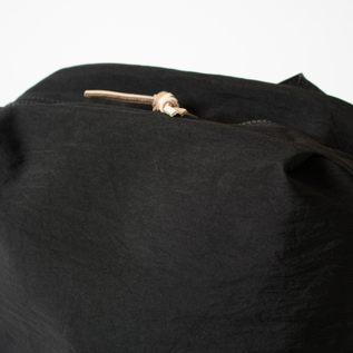 ヌメ革のついた開けやすいファスナー(BLACK) ヌメ革のついた開けやすいファスナー(BLACK)