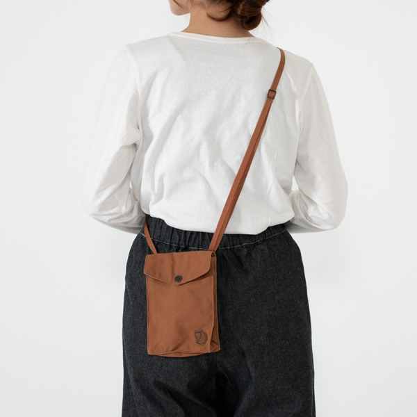 KHAKI DUST・身長162cm