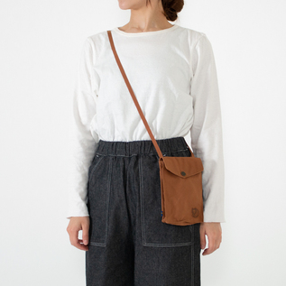 KHAKI DUST・身長162cm KHAKI DUST・身長162cm