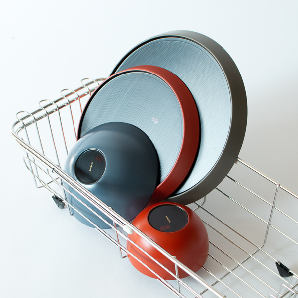 お手入れも楽で気兼ねなく使える漆器です