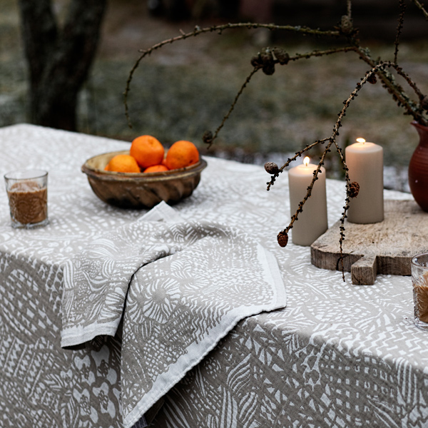 いつもの食卓の雰囲気をがらりと変えてくれます(WHITE LINEN) いつもの食卓の雰囲気をがらりと変えてくれます(WHITE LINEN)