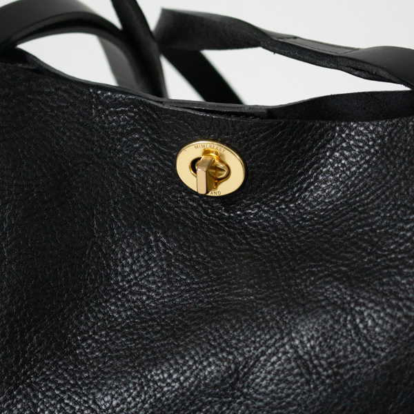 ゴールドの真鍮ボタン(BLACK) ゴールドの真鍮ボタン(BLACK)