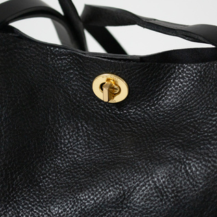 ゴールドの真鍮ボタン(BLACK) ゴールドの真鍮ボタン(BLACK)
