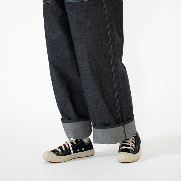 INDIGO・身長162cm（裾をひと折り）