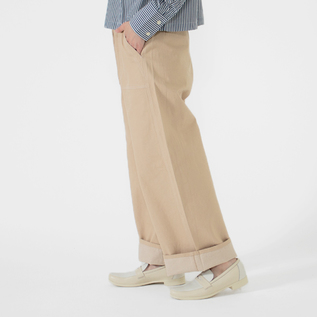 BEIGE・身長162cm(裾をひと折り) BEIGE・身長162cm(裾をひと折り)