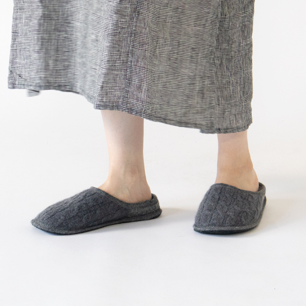 TRECCIA GRIGIO、足長（裸足）約24cm・着用サイズ38