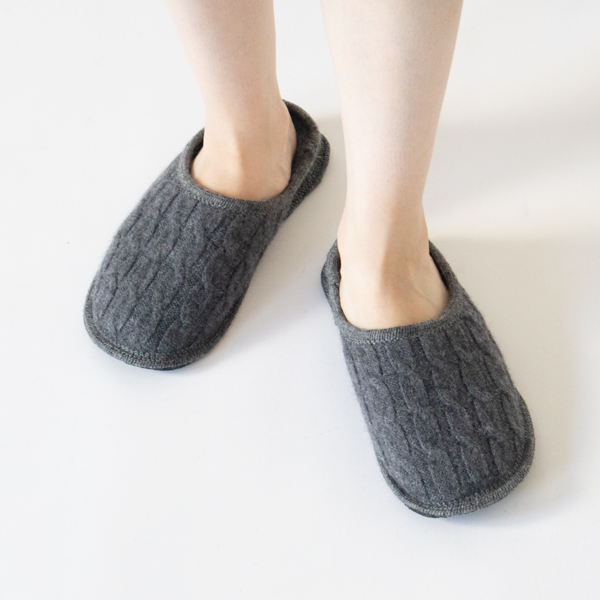 TRECCIA GRIGIO、足長（裸足）約24cm・着用サイズ38