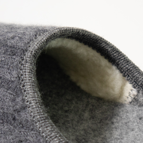 内側は起毛生地になっています(TRECCIA GRIGIO)
