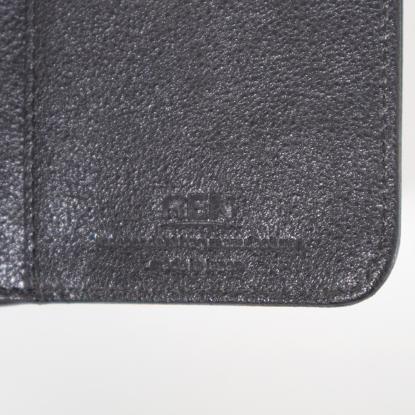 内側の型押し(CHARCOAL)