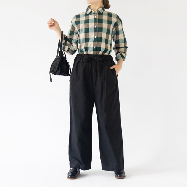 縦のラインがきれいなワイドストレートパンツ (BLK・身長162cm) 縦のラインがきれいなワイドストレートパンツ (BLK・身長162cm)