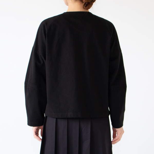 身長：162cm(ブラック)