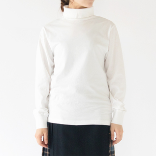 WHITE・身長162cm WHITE・身長162cm