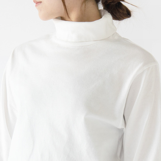 WHITE・身長162cm WHITE・身長162cm