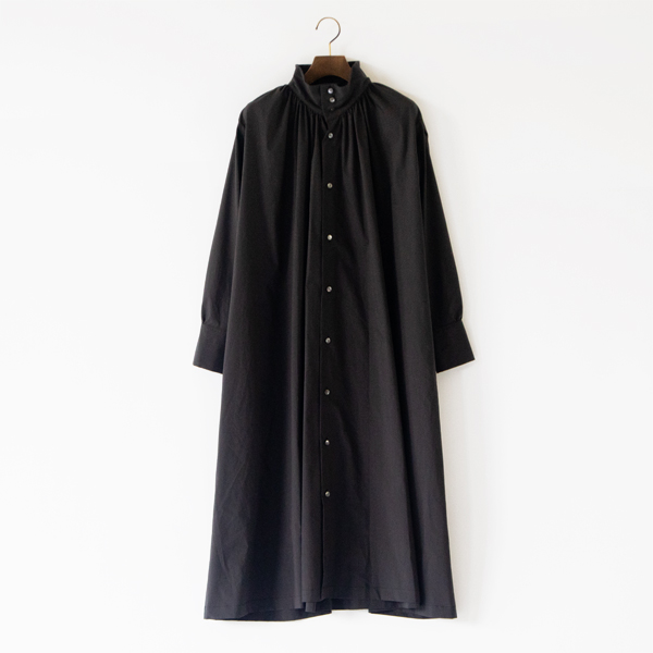 ハイカウントタイプライター ギャザーロングワンピース(BLACK)