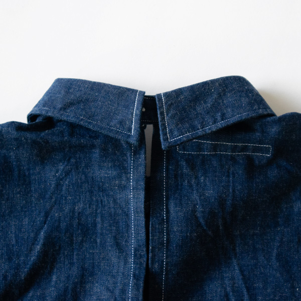 ボタンを外して2WAYで着ることができます(INDIGO)