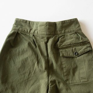 後ろにもポケット付き(KHAKI) 後ろにもポケット付き(KHAKI)