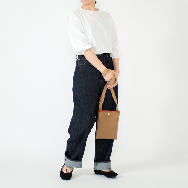 KHAKI、身長：162cm