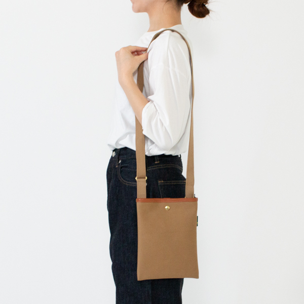 KHAKI、身長：162cm