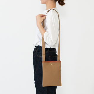 KHAKI、身長：162cm