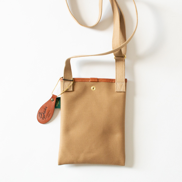 Bradyショルダーバッグ NITONELLA MINI ショルダーバッグ NITONELLA MINI／Brady（ブレディー）｜愛着を持って