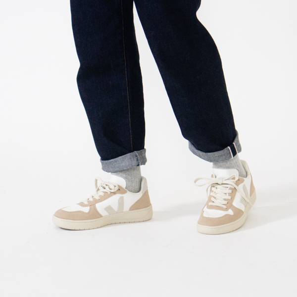スニーカー V-10 EXTRA-WHITE NATURAL SAHARA スニーカー V-10 EXTRA-WHITE NATURAL SAHARA