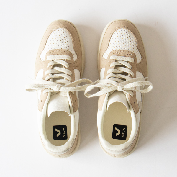 スニーカー V-10 EXTRA-WHITE NATURAL SAHARA スニーカー V-10 EXTRA-WHITE NATURAL SAHARA