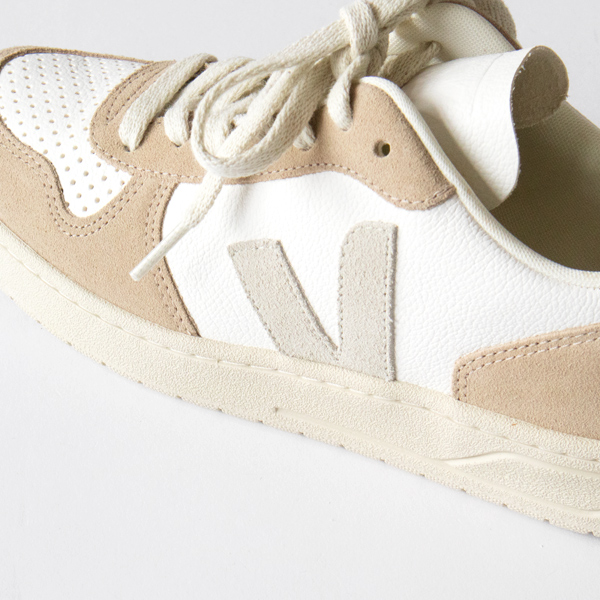 スニーカー V-10 EXTRA-WHITE NATURAL SAHARA スニーカー V-10 EXTRA-WHITE NATURAL SAHARA