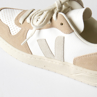 SNEAKERS V10 EXTRA WHITE NATURAL SAHARA/VEJA(ベジャ SNEAKERS V10 EXTRA WHITE NATURAL SAHARA/VEJA(ベジャ