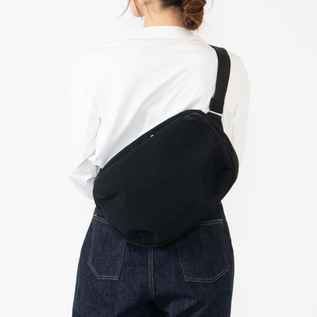 BLACK、身長:162cm BLACK、身長:162cm