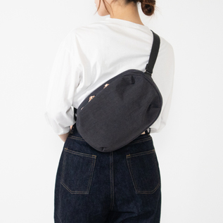DARK GREY、身長:162cm DARK GREY、身長:162cm