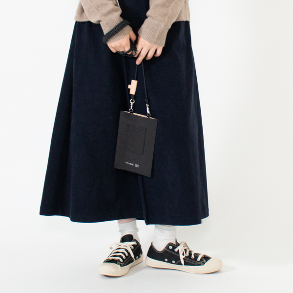 BLACK STRAP/BLACK CASE・身長162cm BLACK STRAP/BLACK CASE・身長162cm