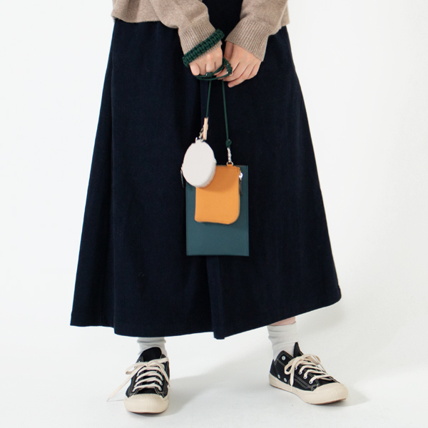 別売りのOPTION KNIT WALLET CAMELとOPTION KNIT CIRCLE POUCH BEIGEを組み合わせて(GREEN STRAP/GREEN BLUE CASE) 別売りのOPTION KNIT WALLET CAMELとOPTION KNIT CIRCLE POUCH BEIGEを組み合わせて(GREEN STRAP/GREEN BLUE CASE)