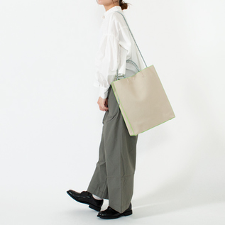 LARGE/BEIGE・身長162cm LARGE/BEIGE・身長162cm