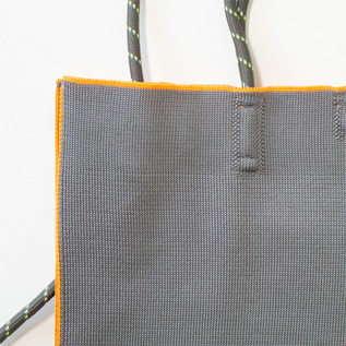 縁のオレンジがアクセントに(LARGE/GRAY) 縁のオレンジがアクセントに(LARGE/GRAY)