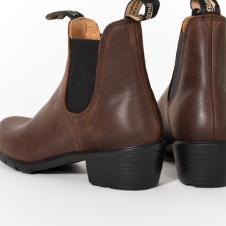 ヒール付きサイドゴアブーツ BS1673251 ブラウン／Blundstone